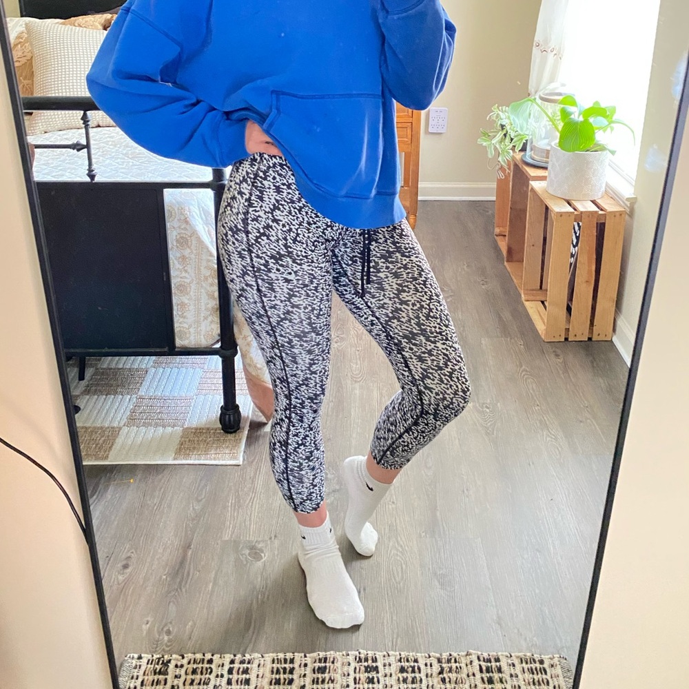 Nike Dri-Fit Black and White Speckled Print Leggings — Women’s M